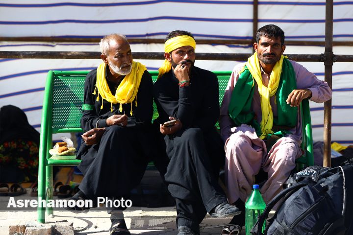 زائران پاکستانی اربعین در موکب امام خمینی(ره) پایانه مرزی میرجاوه