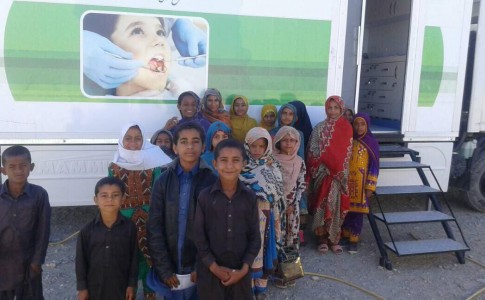 ارائه خدمات کلینیک سیار دندانپزشکی دانشگاه علوم پزشکی ایرانشهربه بیش از 600 نفر