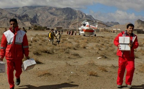 انجام 16سورتی پرواز بالگرد هلال احمر در شهرستان های خاش و دلگان