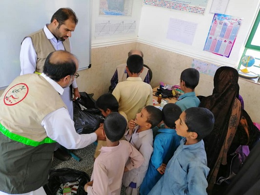 ویزیت رایگان 61بیمار در شهرستان سراوان/ از معرفی افراد به مراکز درمانی تا توزیع داروی رایگان