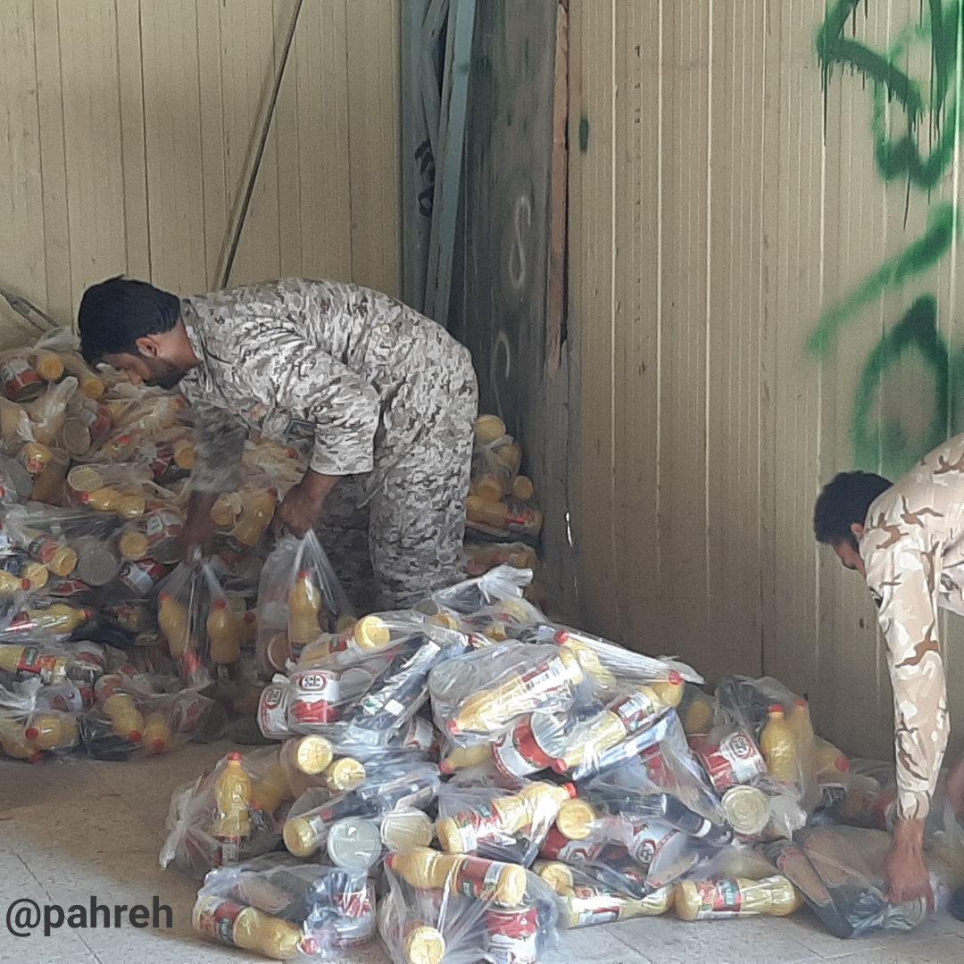 رزمایش کمک مومنانه با توزیع ۱۵۰۰ بسته معیشتی در ایرانشهر آغاز شد