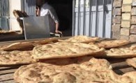 آرد سهمیه‌ای پاسخگوی نیاز مشتریان نیست/زنگ خطر کرونا در شلوغی صف‌ نانوایی‌ های ایرانشهر به صدا در آمد