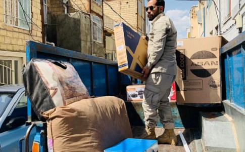 اهدای ۲۰ سری جهیزیه عیدانه به نیازمندان زاهدانی/۲ هزار بسته کمک مومنانه در سیستان و بلوچستان توزیع شد