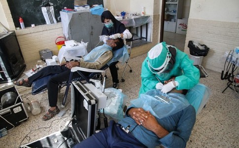 جهادگران سلامتی که مرهم زخم های نیازمندان شدند/ ویزیت رایگان ۲۰۰ هزار بیمار در محروم ترین نقاط جنوب شرق