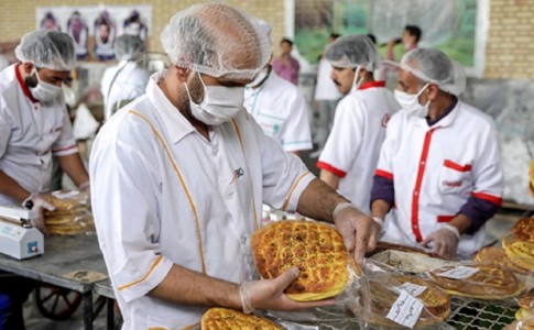 پخت و توزیع ۱۵۰۰ قرص نان در قالب کمک مومنانه بین عشایر/از اهدای لوازم التحریر تا اقلام ورزشی