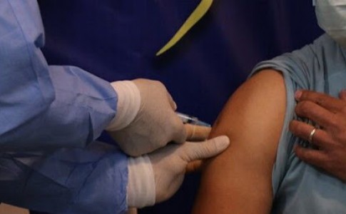 پاکبانان چابهاری علیه کرونا واکسینه شدند