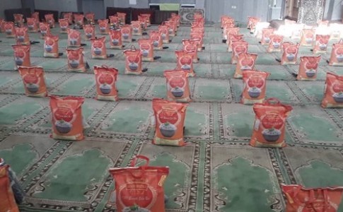 توزیع ۴٠٠ بسته مواد معیشتی توسط جهادگران بسیجی زاهدانی بین خانواده های نیازمند روستاهای زابل