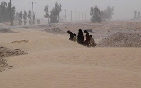 سرعت بادهای ۱۲۰ روزه در سیستان به ۹۷ کیلومتر بر ساعت رسید/دلگان؛ گرمترین شهر سیستان و بلوچستان در ۲۴ ساعت گذشته