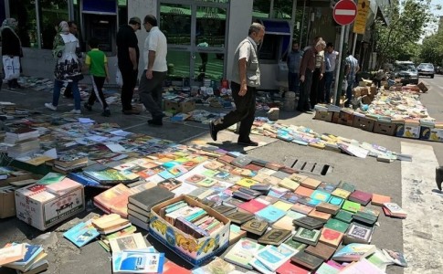 به بهانه جمع‌‌آوری بساط‌گستران کتاب‌های ممنوعه/ آیا برخوردهای قضایی در مسئله قاچاق کتاب مثمر‌ثمر است؟