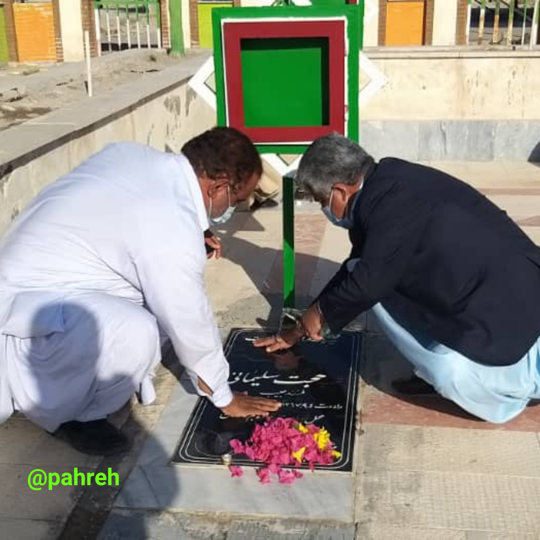 غبارروبی مزار شهدا به مناسبت هفته بسیج در ایرانشهر