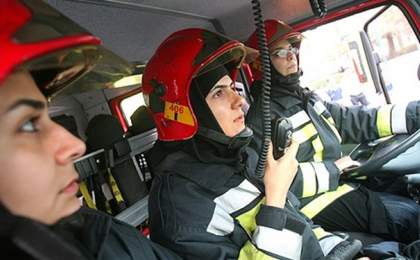 فعالیت رسمی زنان آتش‌نشان چه زمانی آغاز می‌شود؟/ محمدی: جذب نیروی جدید زن در آتش‌نشانی