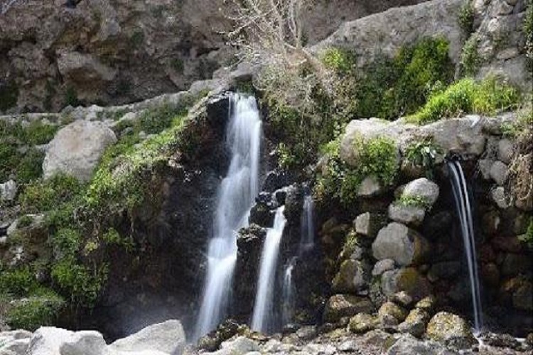 تمین، روستایی که عصای کلیم‌الله در آن فرود آمد/ چشمه حضرت موسی؛ بهترین مکان برای گردشگری در دل ‏صخره‌ها