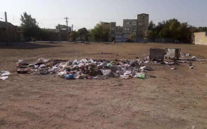 سارقان باکس‌های زباله را هم ربودند!/ زباله‌های شهر همچنان سرگردان