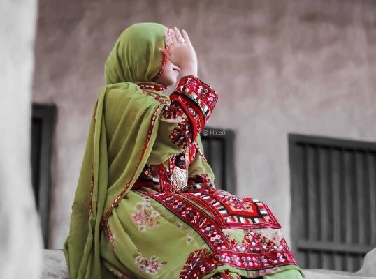 حجاب و عفاف در رنگین‌کمان پوشش زنان بلوچ