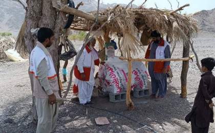 توزیع ۲۰ تانکر آب بین خانوارهای کم‌برخوردار شهرستان ایرانشهر